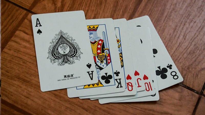 Hosting a poker night – everything you need to know