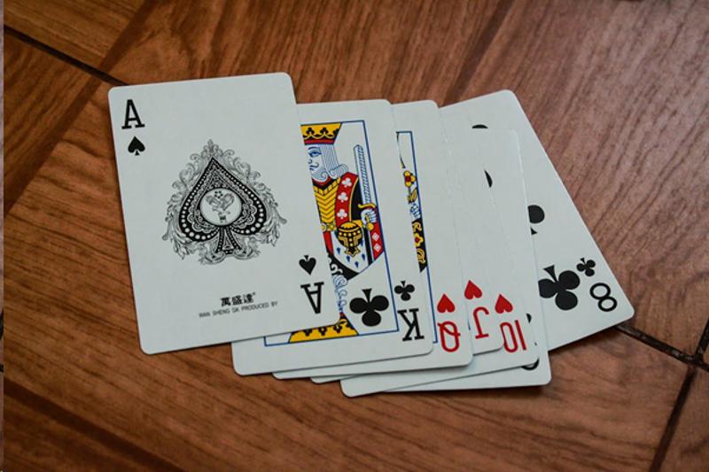 Hosting a poker night – everything you need to know