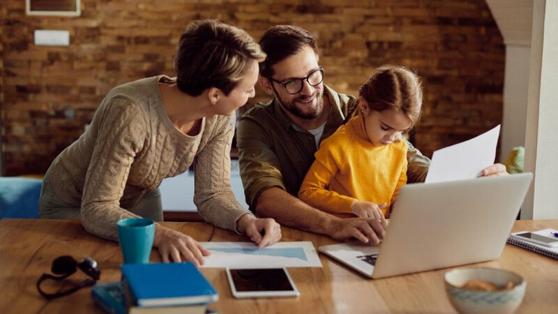 How to Start a Family Business While Raising Your Kids