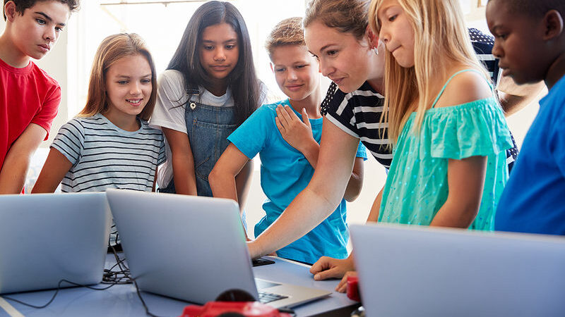 How Parents Can Encourage an Interest in Technology Without Pressure