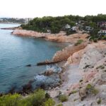 A view of the ocean from a cliff salou