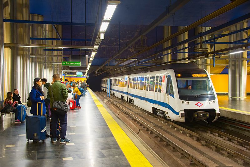 Madrid metro train platform