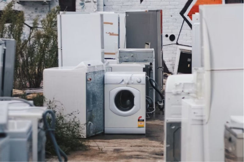 A Guide to Disposing of Large Household Appliances Responsibly