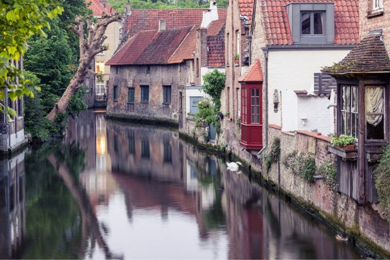 A Weekend in Bruges Taught Me I’m Terrible at Switching Off